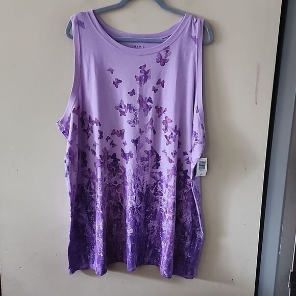 Beautiful Torrid top size 4 NWT - Picture 1 of 5